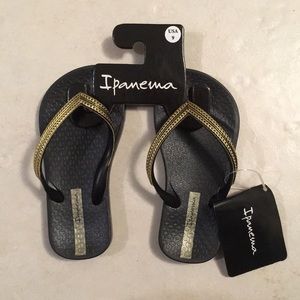 Ipanema Girls thong sandals NWT